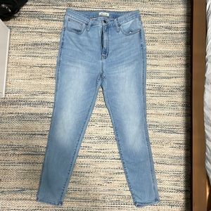 Madewell Curvy Roadtripper jeans. High waisted size 31.